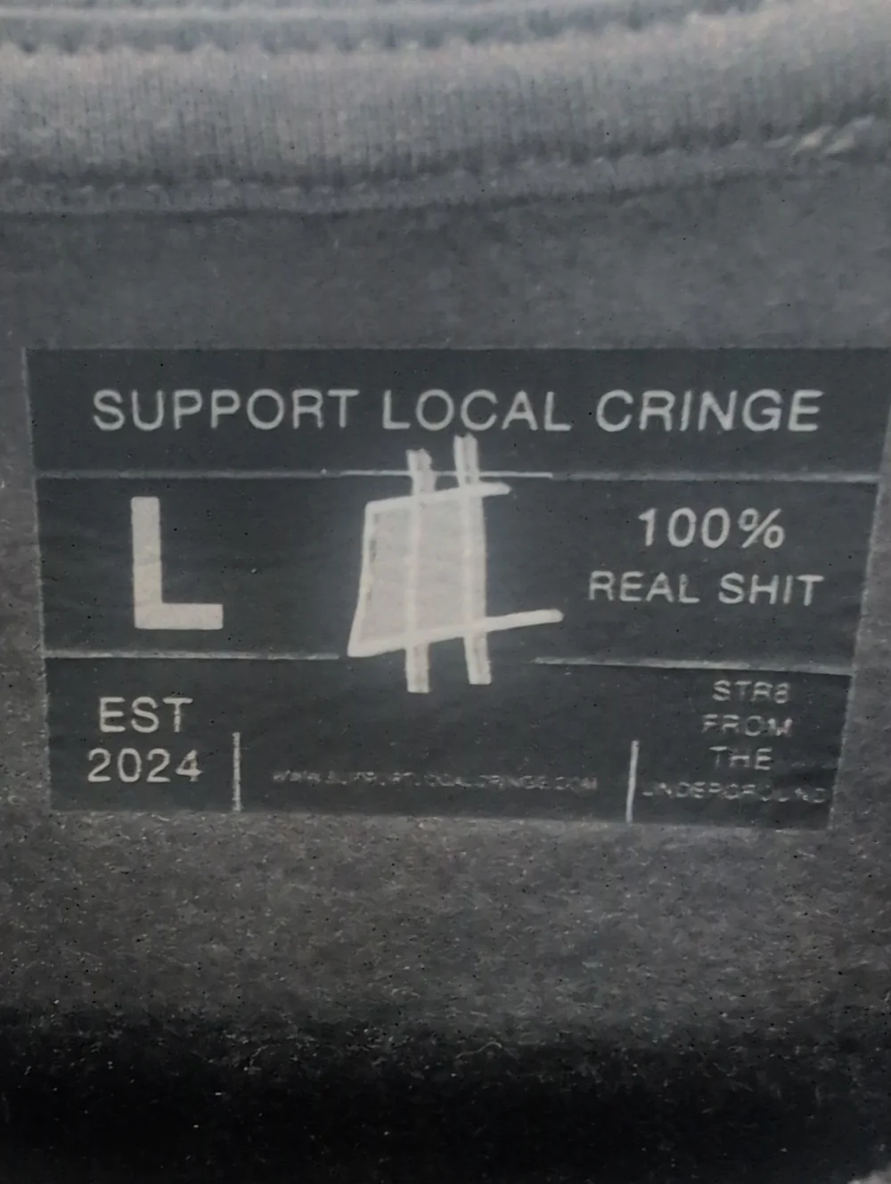 Support Local Cringe Streetwear - L Men's Graphic Crewneck Sweatshirt